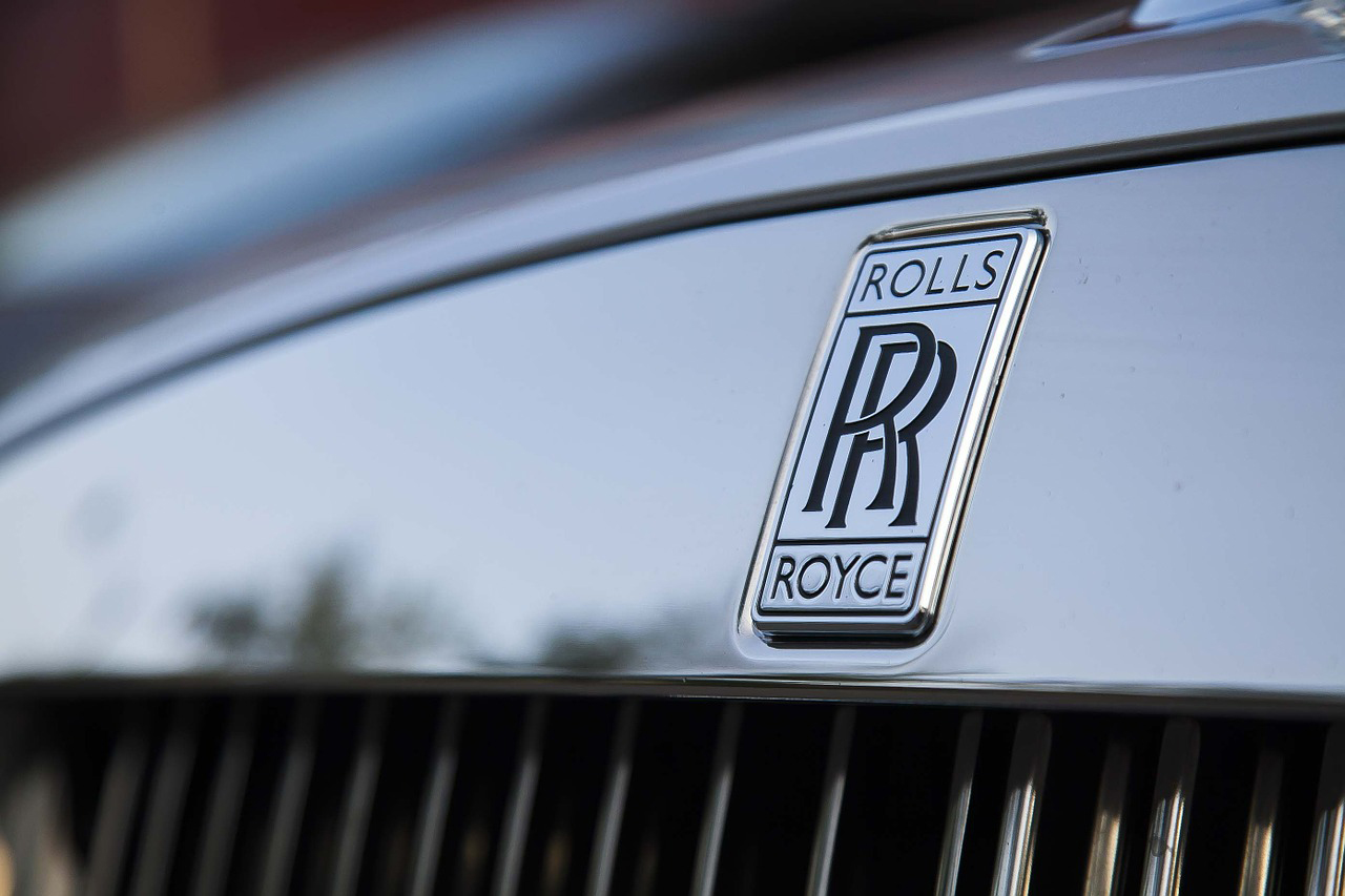 Rolls-Royce takes 1.4bn hit on troubled plane engines
