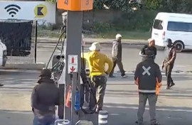 Hijacking_petrol station