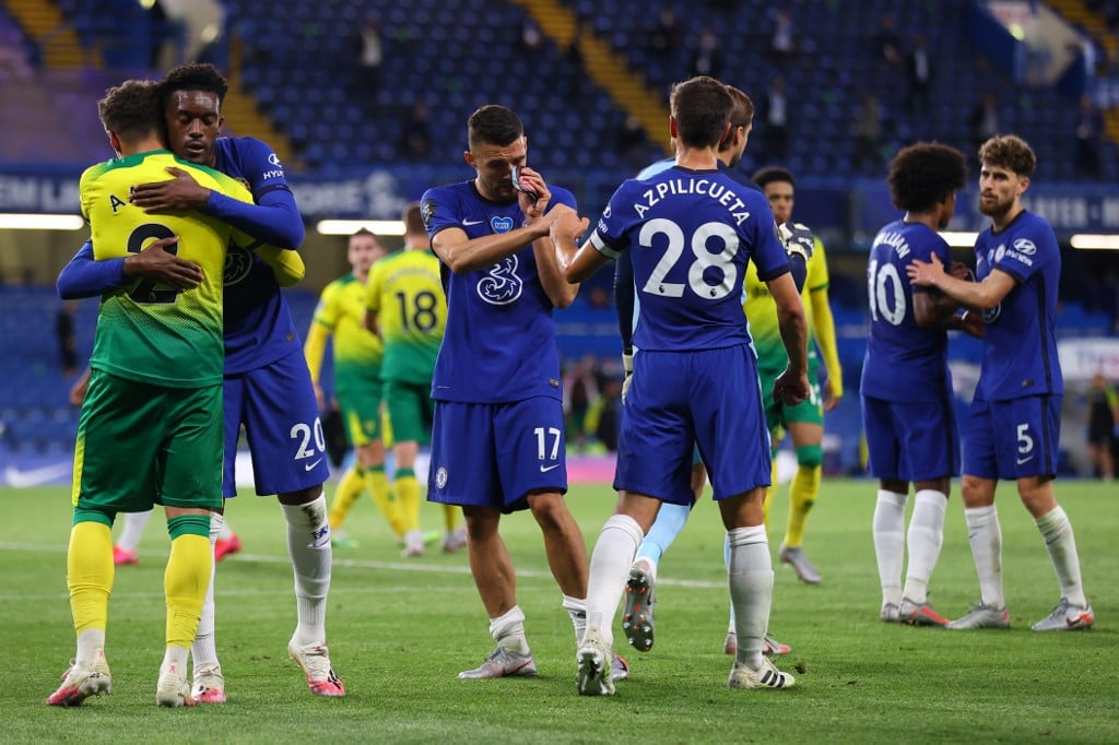 Giroud guides 'nervy' Chelsea closer to the Champions ...