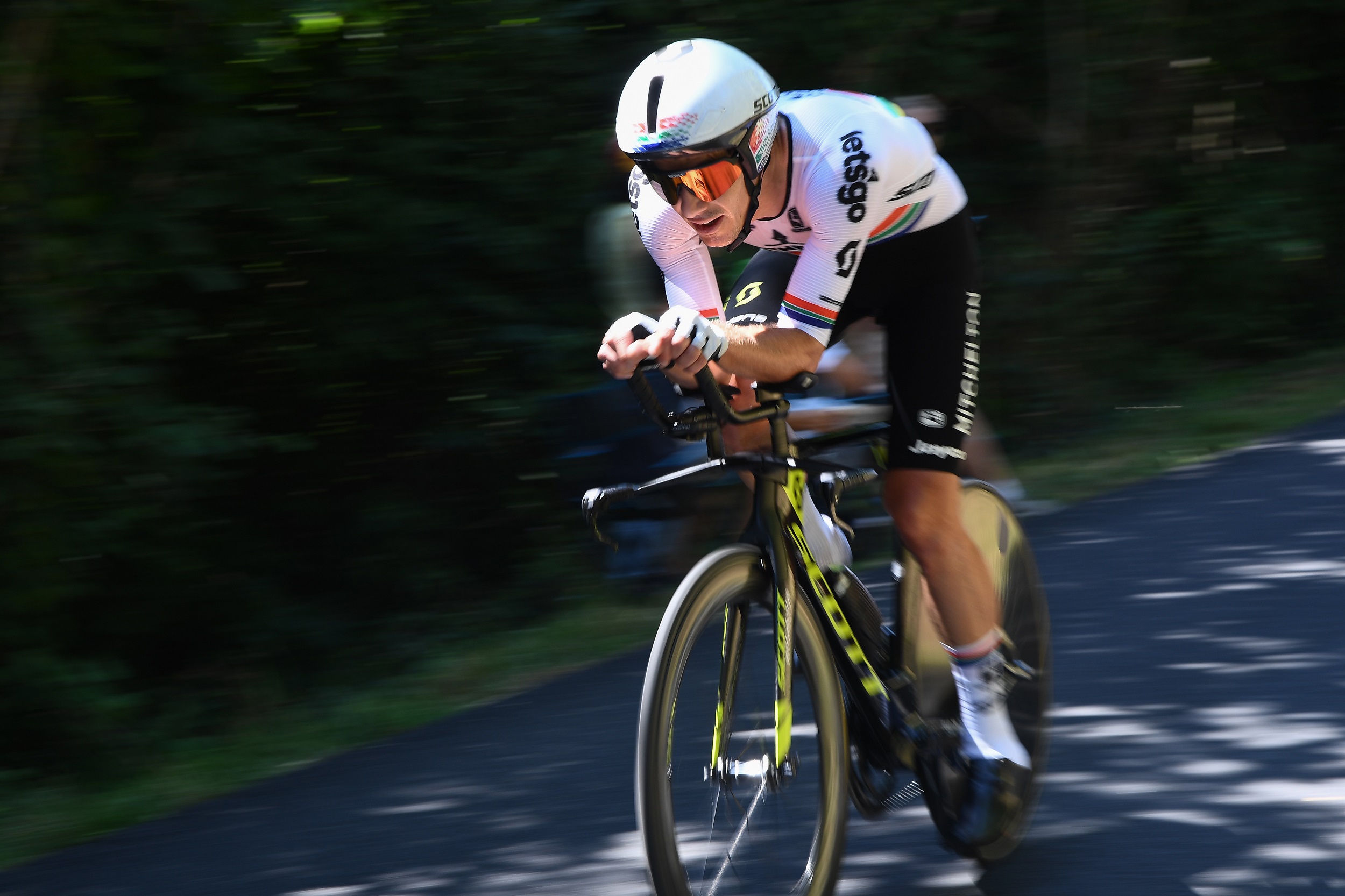 daryl impey yellow jersey