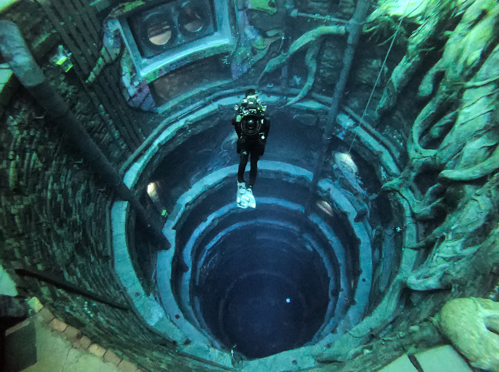 the deepest swimming pool