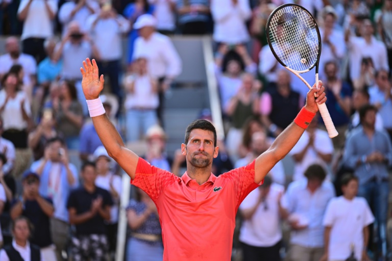 Novak Djokovic wins at French Open to reach 45th Grand Slam semi