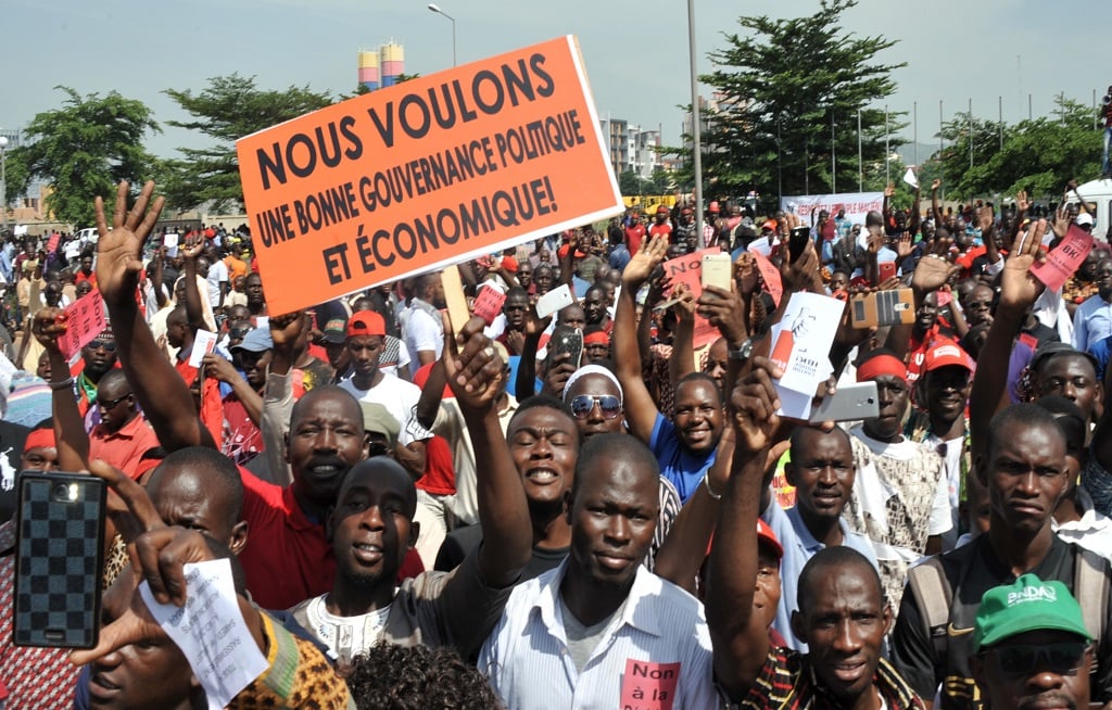 Thousands rally against Mali referendum ahead of Macron visit | eNCA