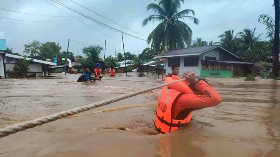 Tropical Storm Nalgae has unleashed flash floods and landslides in parts of the Philippines