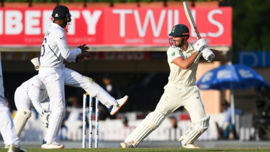 Specialist batsman Theunis de Bruyn (R) has been recalled from the Test wilderness after a three year hiatus for South Africa's three match series in Australia 