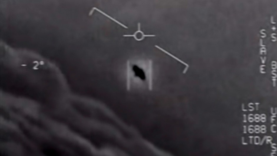 An image from of US military pilot's sighting of an "unidentified anomalous phenomena" that some think is evidence of UFOs