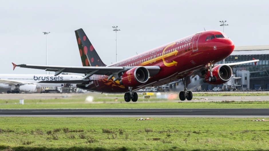 An aeroplane fueled by sustainable aviation fuel (SAF) taking off at Brussels Airport earlier this year