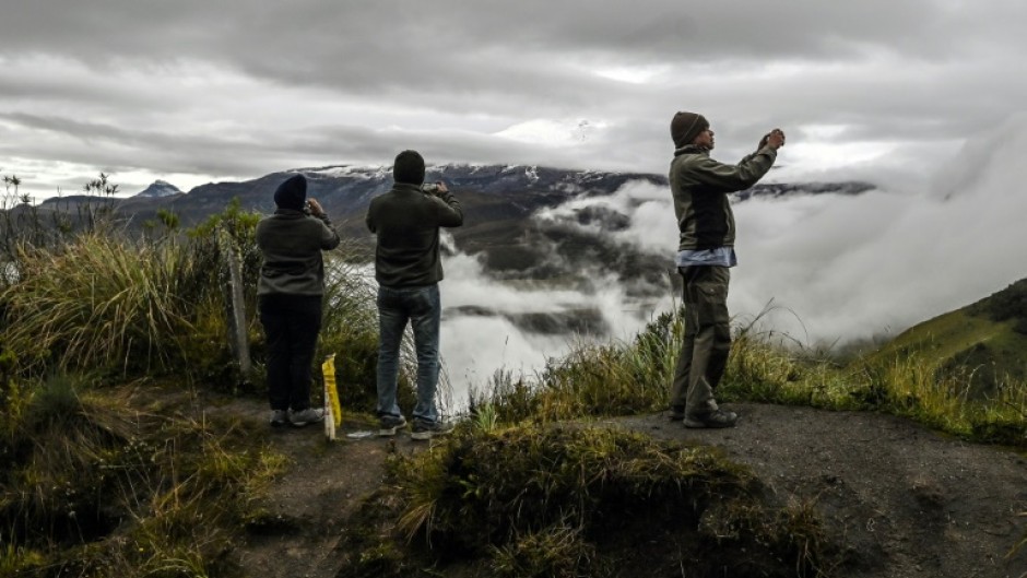 As Colombian Volcano Rumbles To Life, Villagers Resist Evacuation - Enca