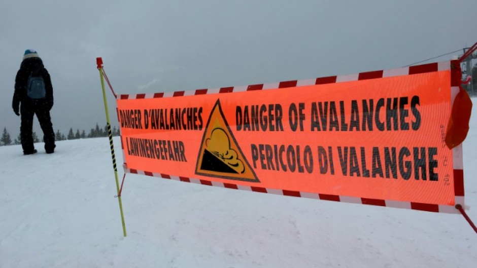 One of the country's deadliest avalanches in years swept down the Armancette glacier in the Alps, killing two mountain guides and four clients