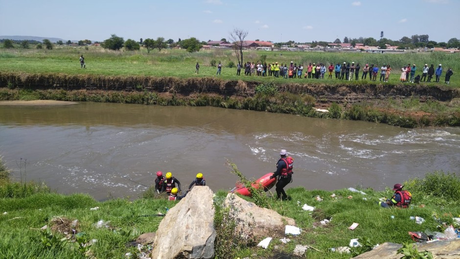 Eastern Cape floods | Search continues for three missing in Kariega - eNCA