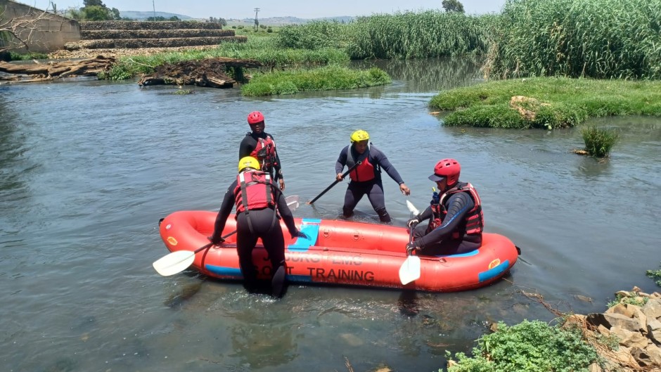 Johannesburg emergency teams are hoping to find the body of a 21-year-old who was swept away at Klip River during a ritual. eNCA