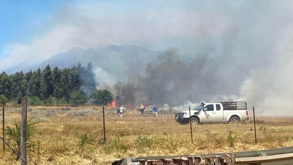 Firefighters battling a blaze in the Western Cape. eNCA/Kevin Brandt