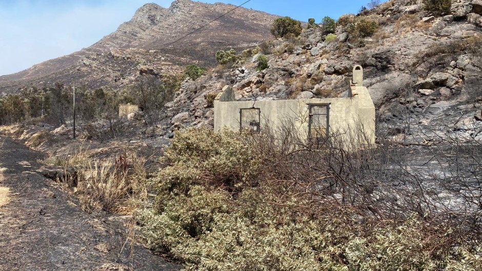 One of the buildings destroyed by the fire. eNCA/Kevin Brandt