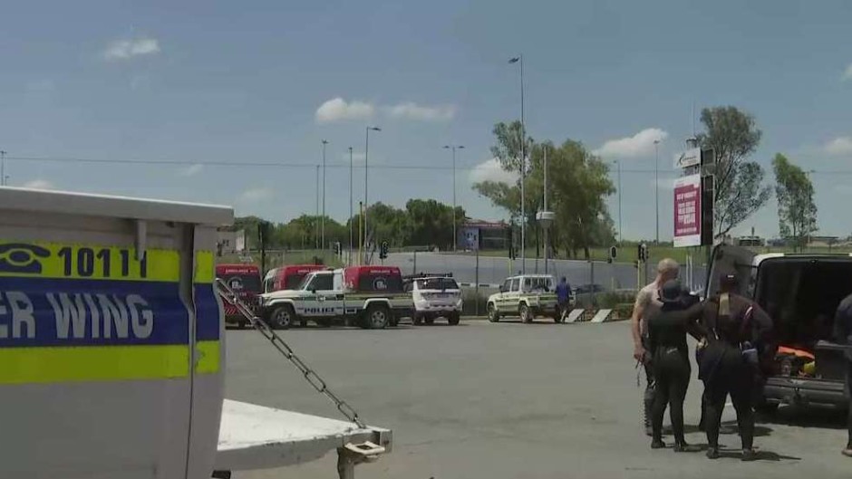 SAPS water wing search for people lost in floods