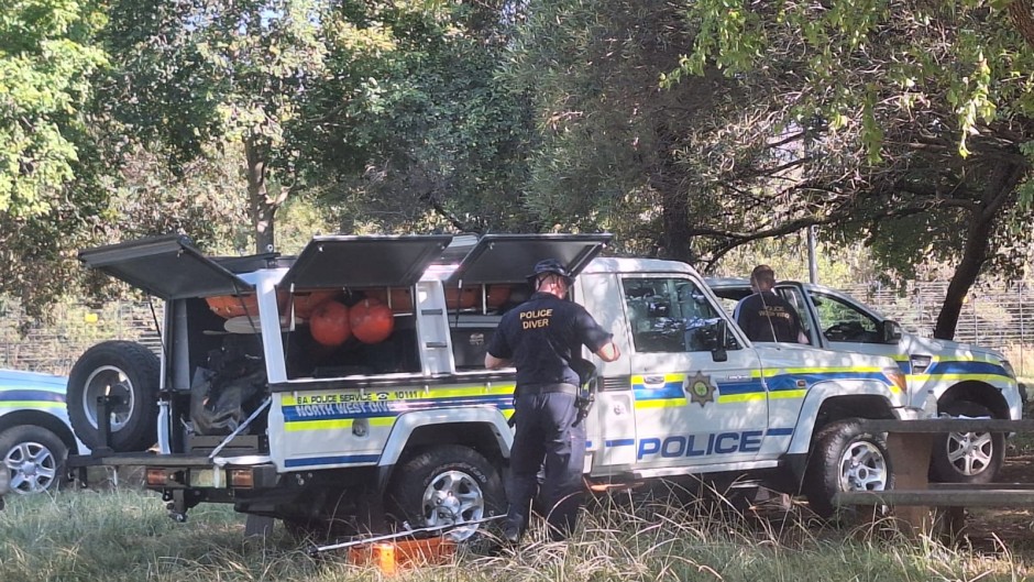 Police divers on the scene at the Hartbeespoort Dam. eNCA/Bafedile Moerane