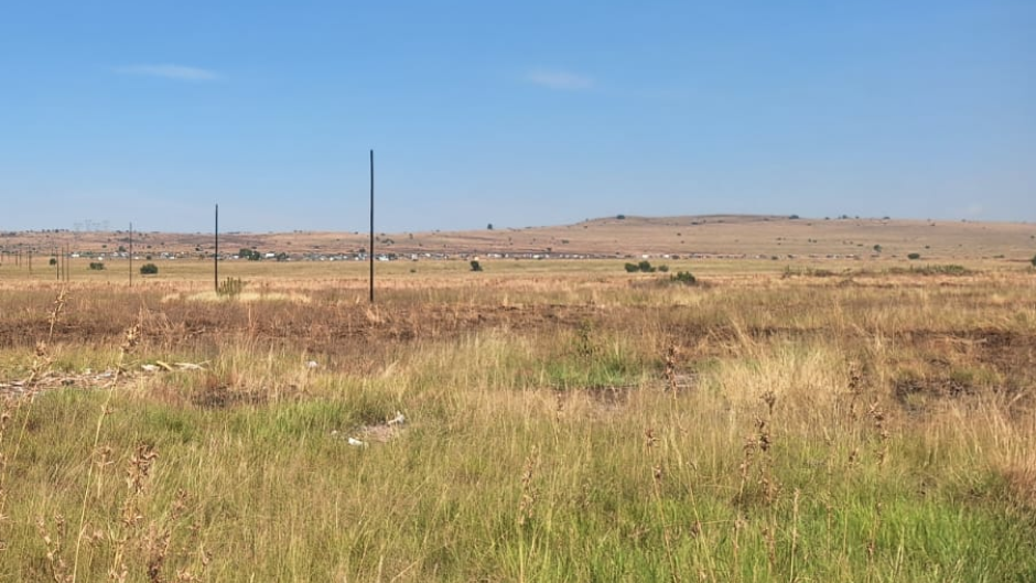 Close to 500 shacks have been erected behind the Erasmia and Sunderland Bridges. eNCA/Pule Letshwiti-Jones