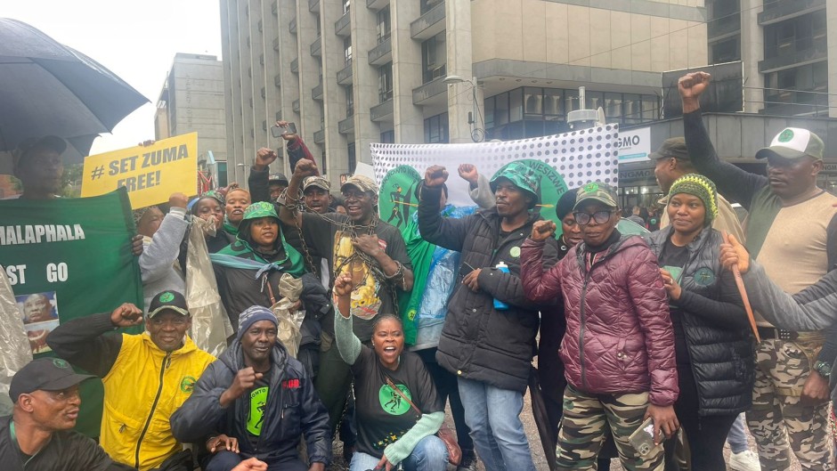 Jacob Zuma's Supporters outside court