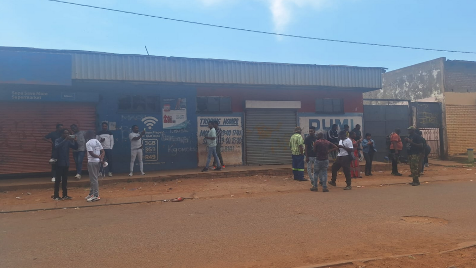 Spaza shops looted in Naledi in Soweto over child deaths 