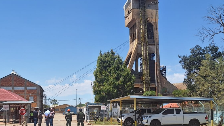 Police waiting for the illegal miners to resurface. eNCA/Bafedile Moerane