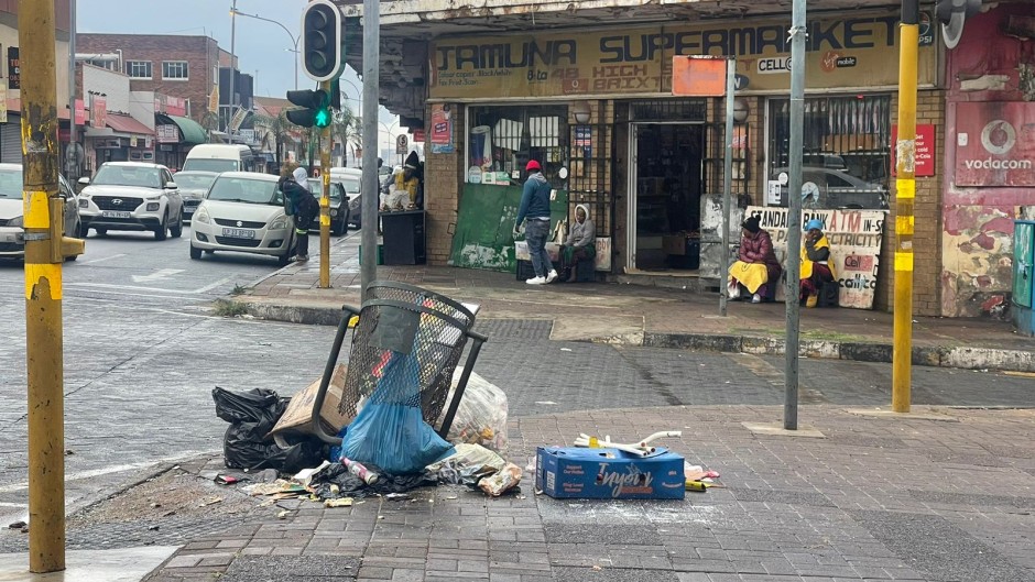 Garbage on a pavement in Johannesburg. eNCA/Heidi Giokos