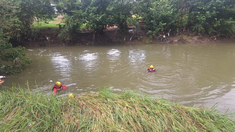 A man is believed to have drowned after jumping into the Hennops River in Centurion on Sunday.