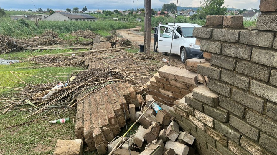 The sun is shining and the flood waters have disappeared in Bhekuzulu township, allowing residents time to clean up and assess the damage. eNCA/Zanele Buthelezi 