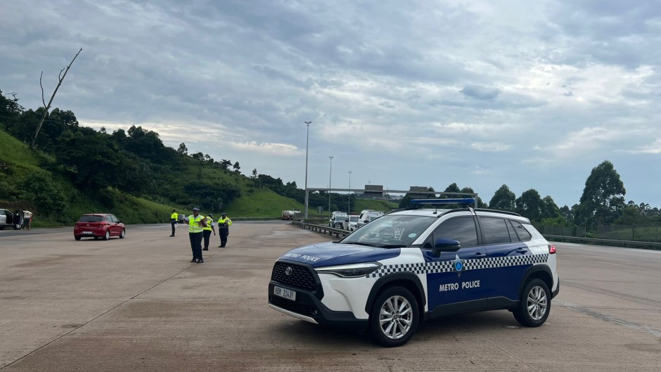 KZN traffic officers monitoring the traffic. eNCA/Zanele Buthelezi