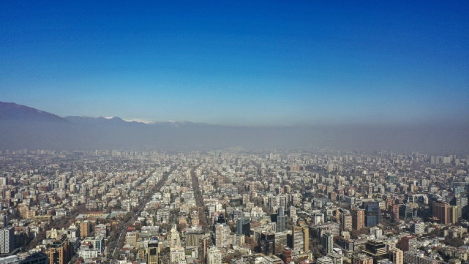 High temperatures have led to smoggy conditions in Chile's capital Santiago