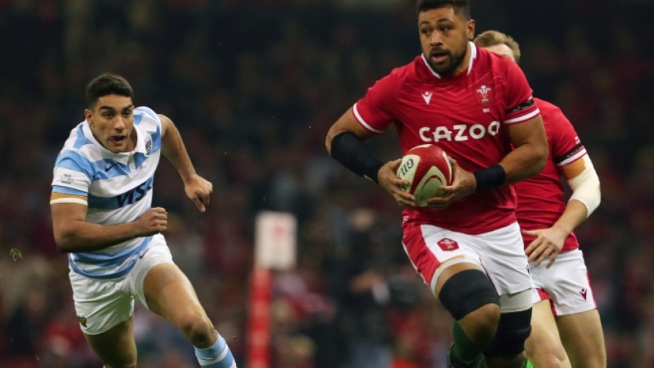 Taulupe Faletau (right) in action for Wales