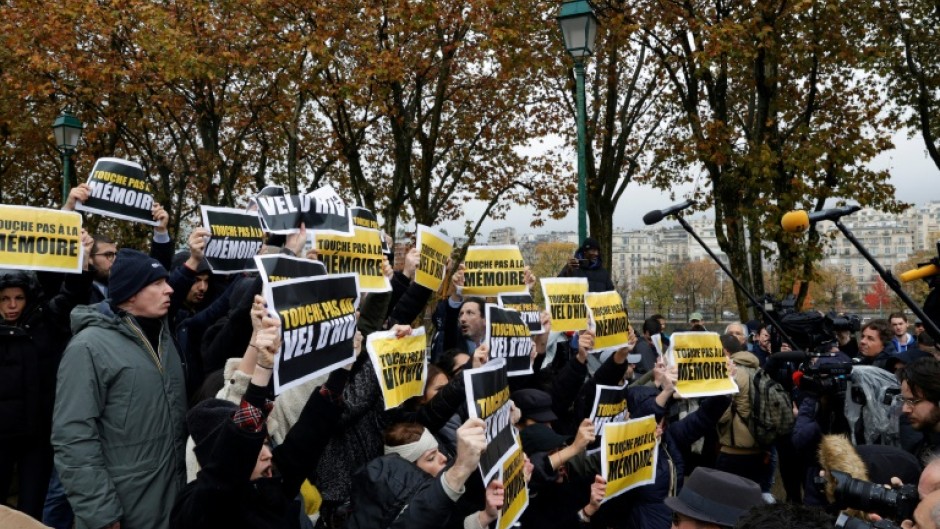 Counter-demonstrators accused hard-left party LFI of appropriating the memory of the Holocaust