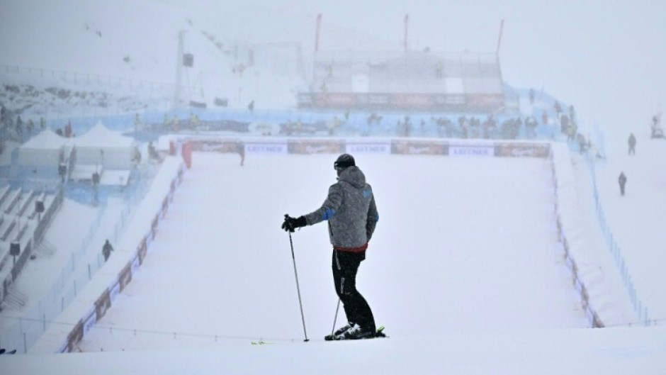 Strong winds and heavy snowfall scuppered Sunday's men's World Cup downhill at Zermatt-Cervinia between Italy and Switzerland