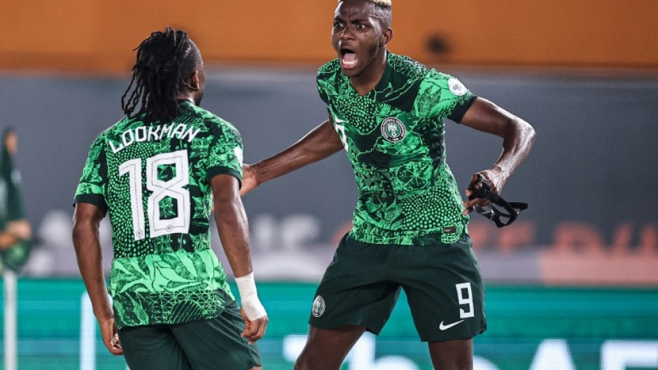 Ademola Lookman (L) scored the goal that put Nigeria in the semi-final