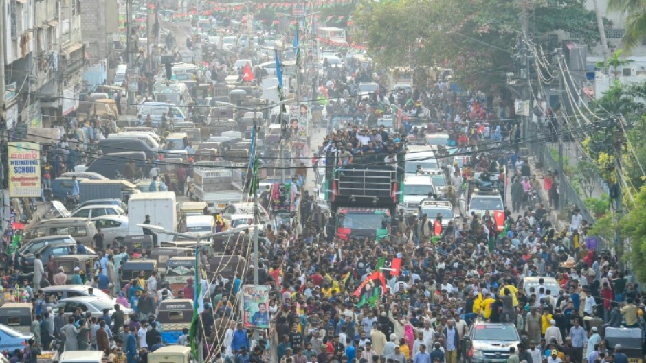 Supporters of the Pakistan Peoples Party at a campaign rally in Karachi