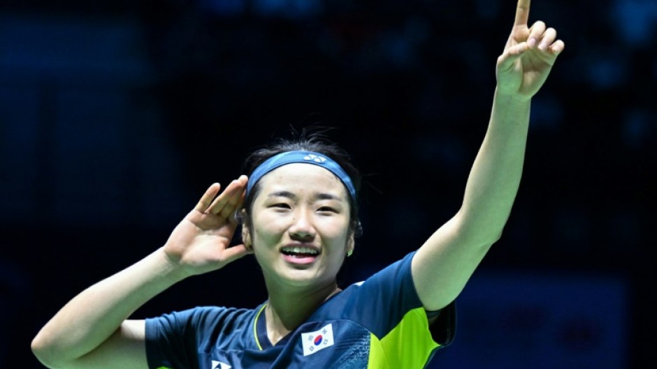 An Se-young celebrates after winning against Japan's Akane Yamaguchi