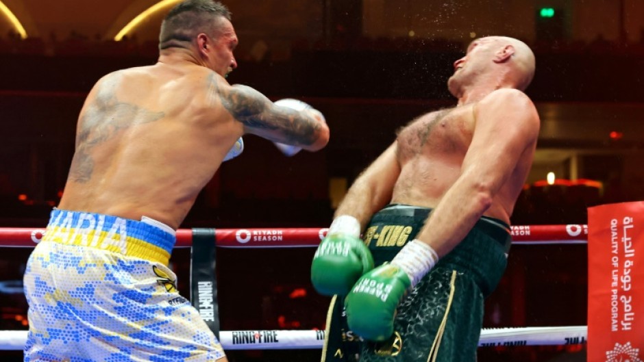 Oleksandr Usyk has Tyson Fury reeling during their undisputed heavyweight championship fight in Riyadh