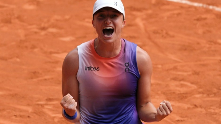 Iga Swiatek's career win-loss record at Roland Garros is now 35-2