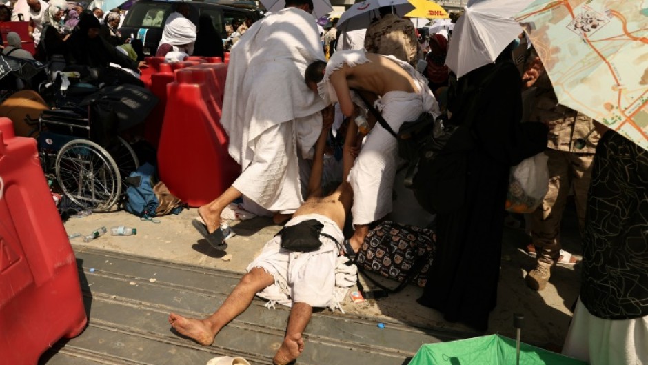 The health ministry reported more than 2,700 cases of "heat exhaustion" on Sunday alone