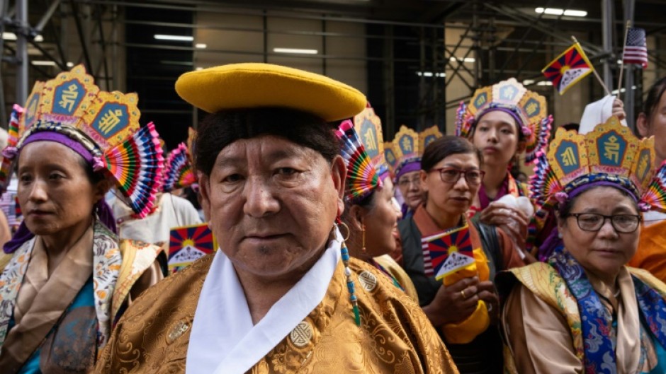 Thousands of people welcome the Dalai Lama in New York 