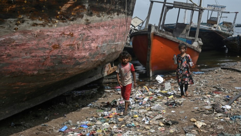 Girls on Pakistan's impoverished Baba islands are often wed as young as 16