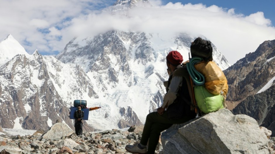 French climber Benjamin Vedrines has set a speed record for reaching the summit of K2, the world's second-highest mountain, in just under 11 hours