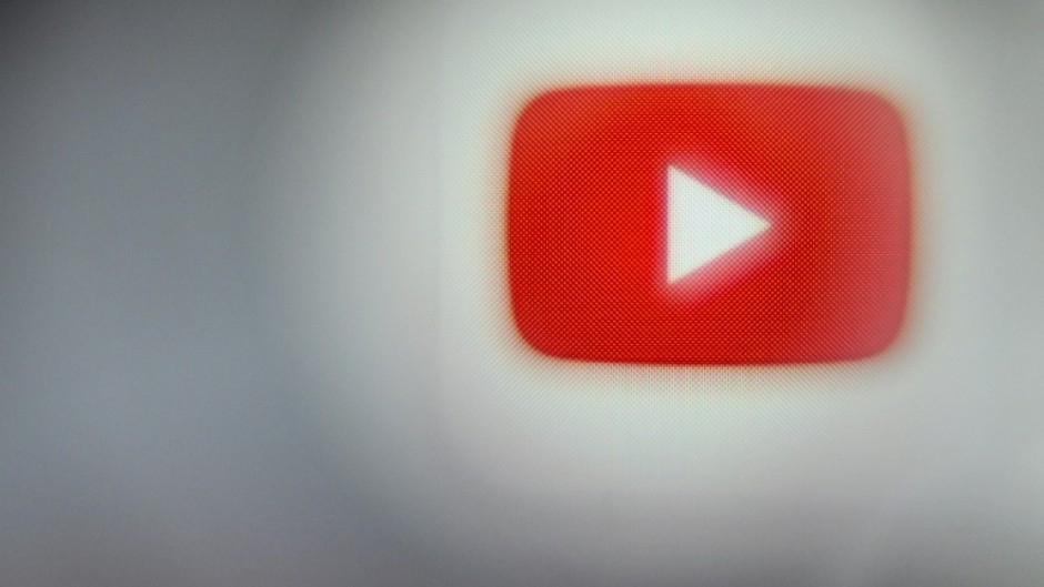 As YouTube rolls out tools to let video makers cater to binge viewers, market tracker Nielsen said viewing of streamed content in the United States hit a new high in July