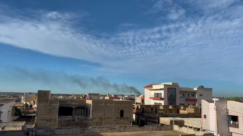 Volleys of gunfire interspersed with explosions broke out in Bamako at around 5:00 am (0500 GMT) Tuesday