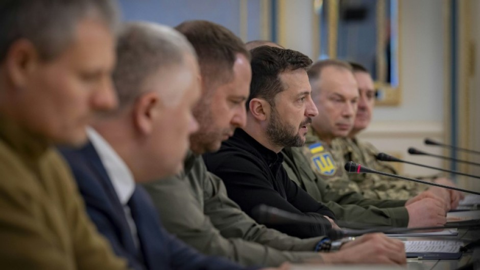 Zelensky (4th from L) met US Defense Secretary Lloyd Austin (not pictured) in Kyiv this month