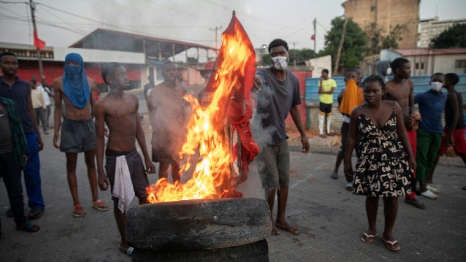 Protests escalated, with rioters setting fire to tyres to block avenues and causing damage across Maputo 