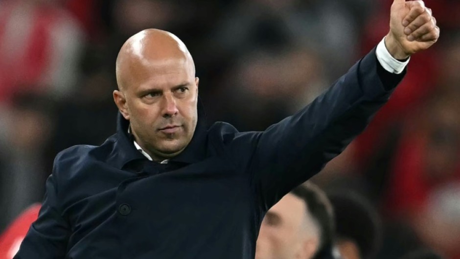 Ten Hag sympathy: Liverpool Arne Slot's are top of the Premier League