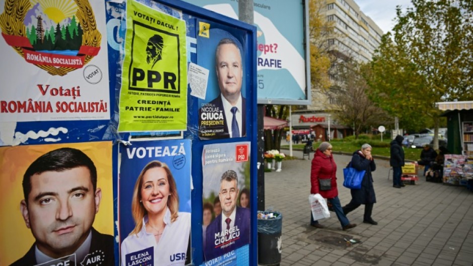 Rhe governing pro-European Social Democrats won the legislative vote, but far-right parties secured a third of the ballots