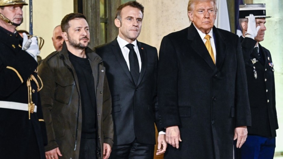 Zelensky met Trump and Macron at the presidential palace in Paris 