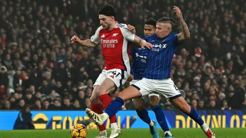 Declan Rice (left) is hoping 2025 brings trophies for Arsenal