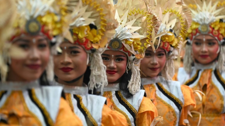 Balinese traditional dancers welcomed in the sun of 2025