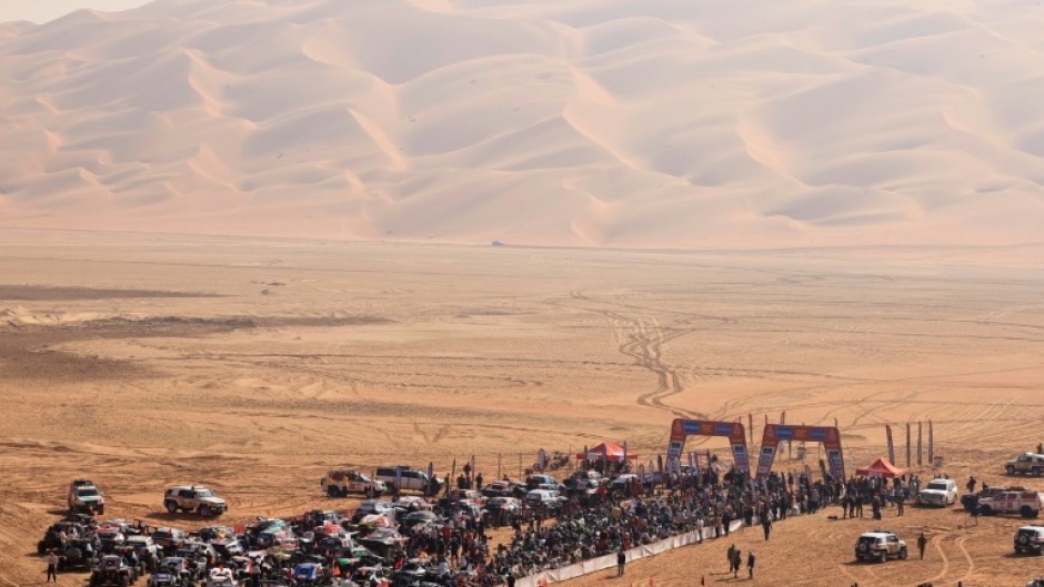 The start of stage 11 of the Dakar was delayed because of fog